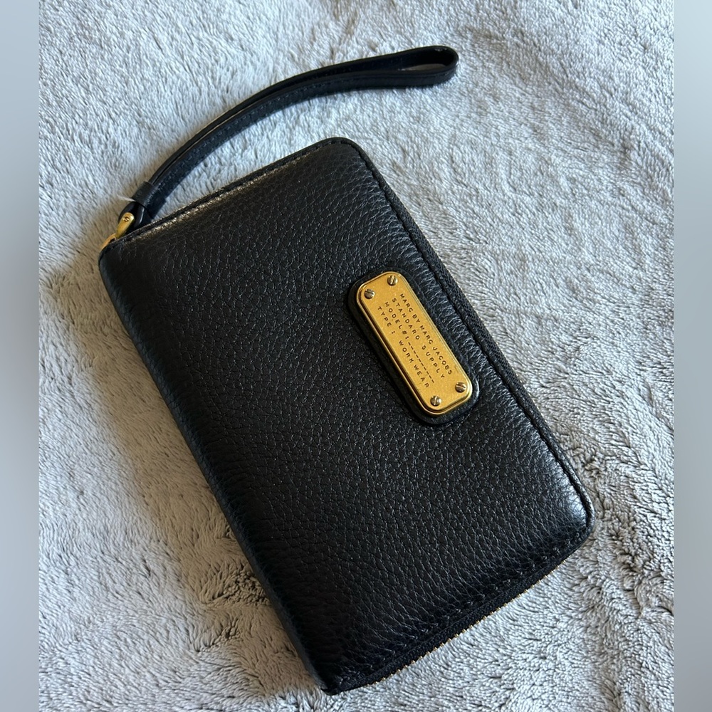 Marc by Marc Jacobs Zip Wallet